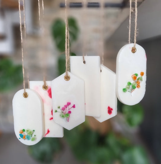 Suspension parfumée en cire végétale